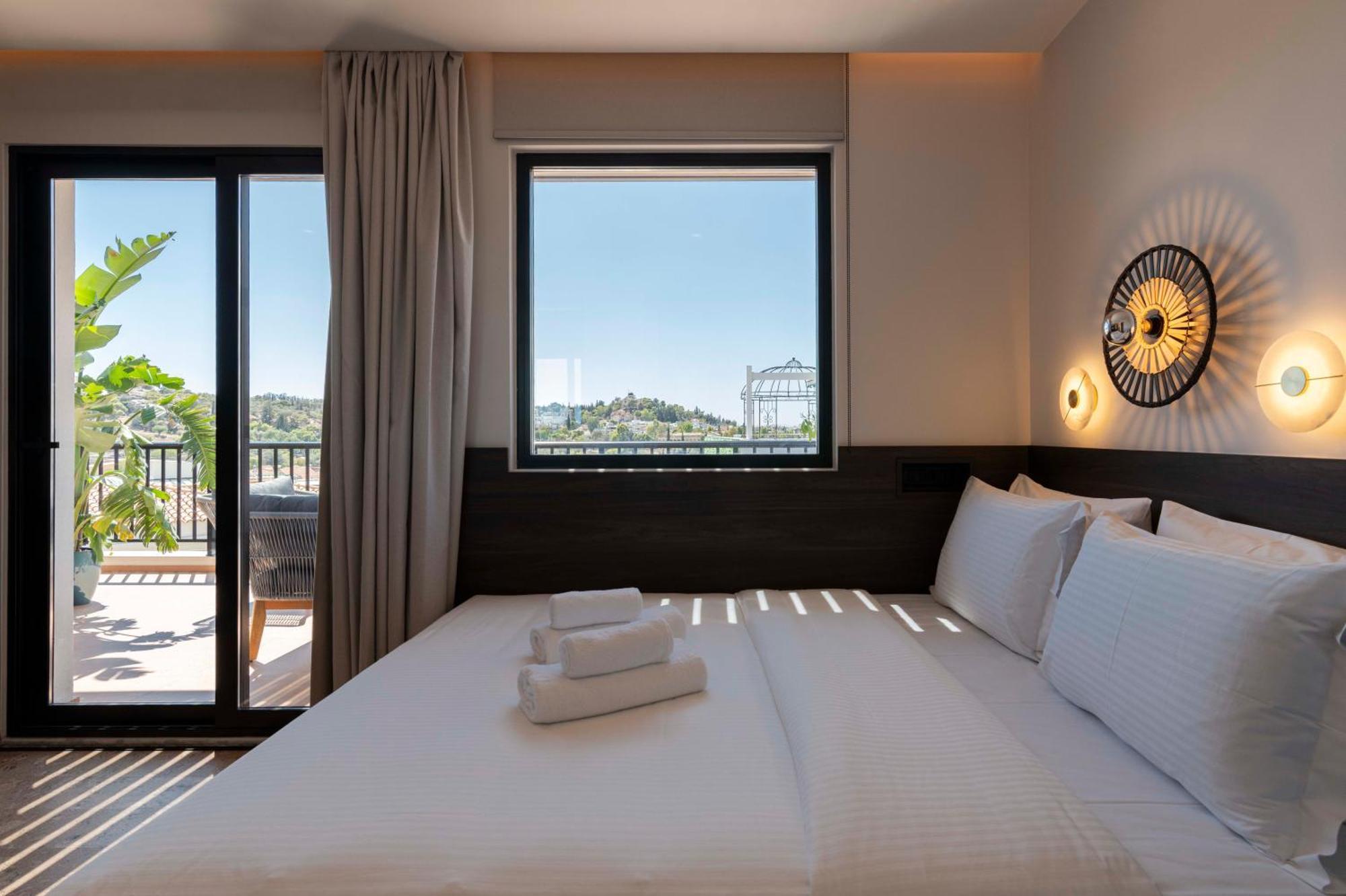 Deluxe Queen Room Acropolis View Balcony